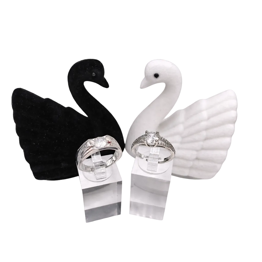 Matching Cosmic Couple Ring