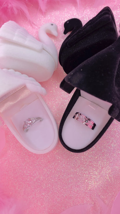Matching Cosmic Couple Ring